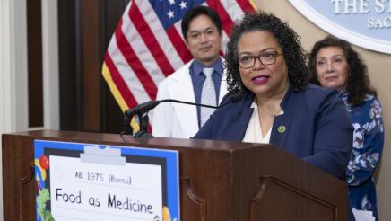 Bonta AB 1975 Food As Medicine PC